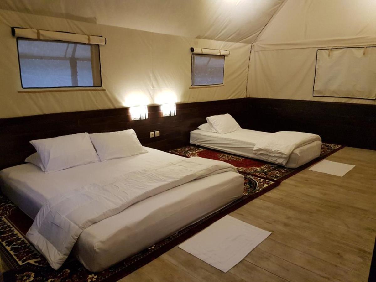 Lawu Forest Camp Sarangan Luaran gambar